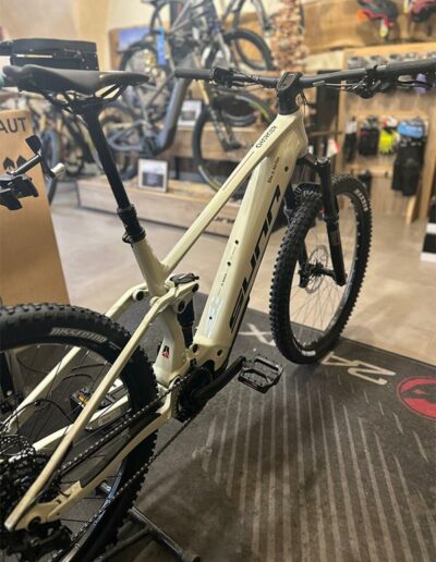 Atelier de réparation de vélos à Paradou